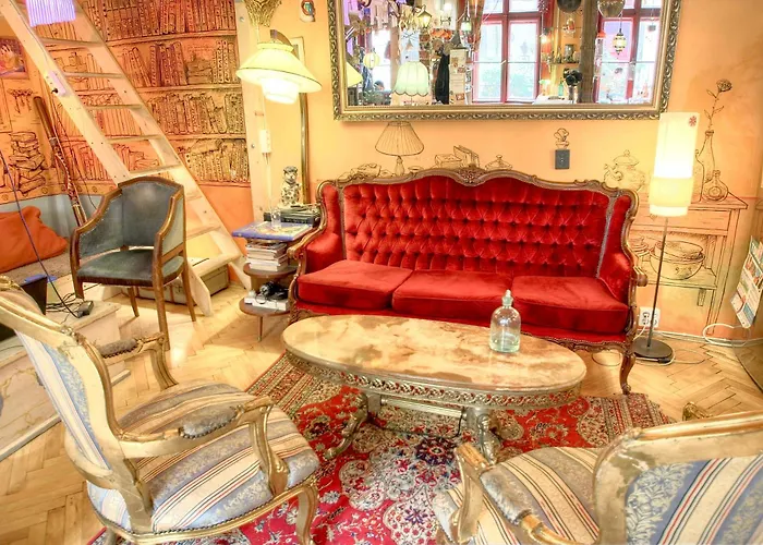 Lavender Circus Hostel, Doubles & Ensuites Budapest